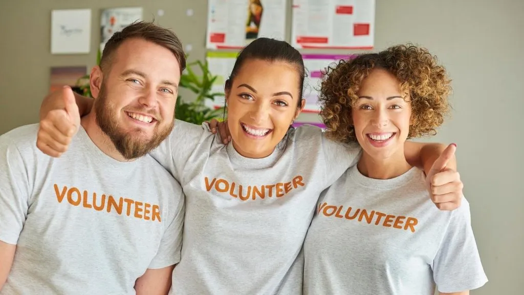 how your small biz can volunteer